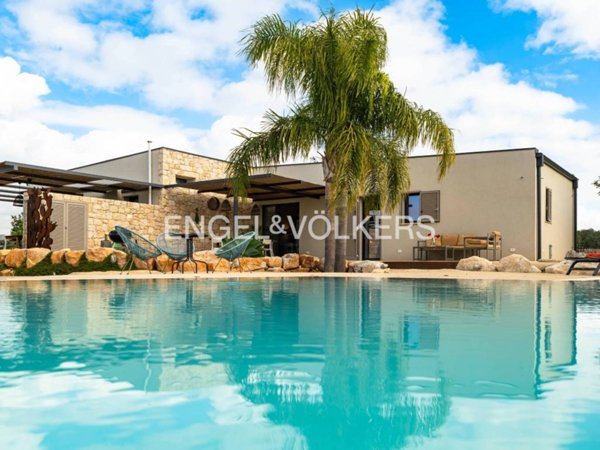 casa indipendente in vendita a Scicli in zona Donnalucata