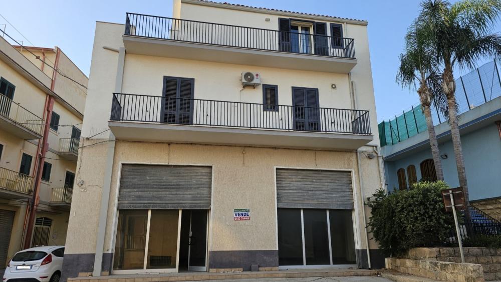 locale commerciale in vendita a Scicli in zona Donnalucata