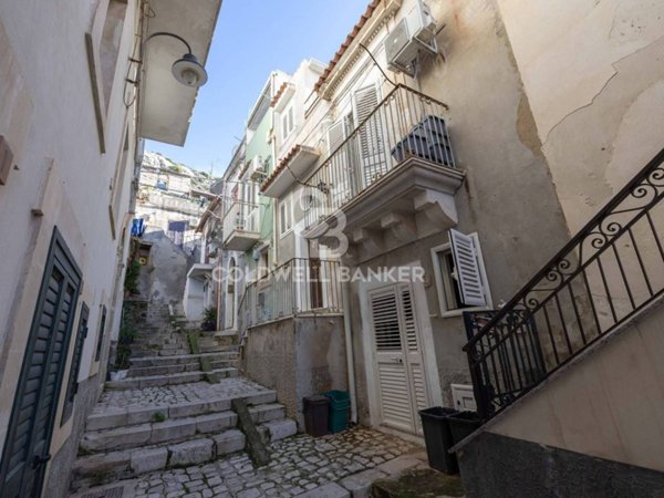 casa indipendente in vendita a Scicli