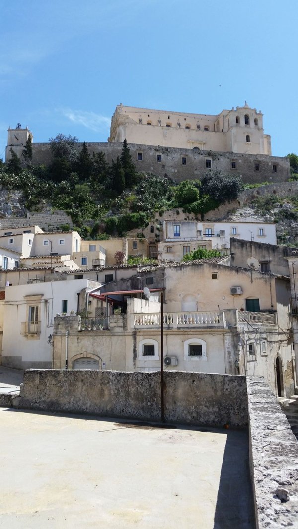 pentavano in vendita a Scicli