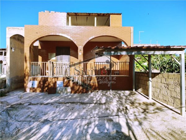 casa indipendente in vendita a Scicli in zona Donnalucata