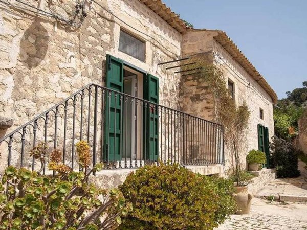 casa indipendente in vendita a Scicli
