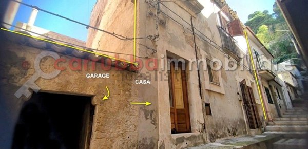 casa indipendente in vendita a Scicli