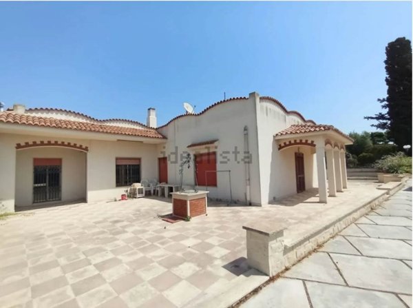 casa indipendente in vendita a Scicli