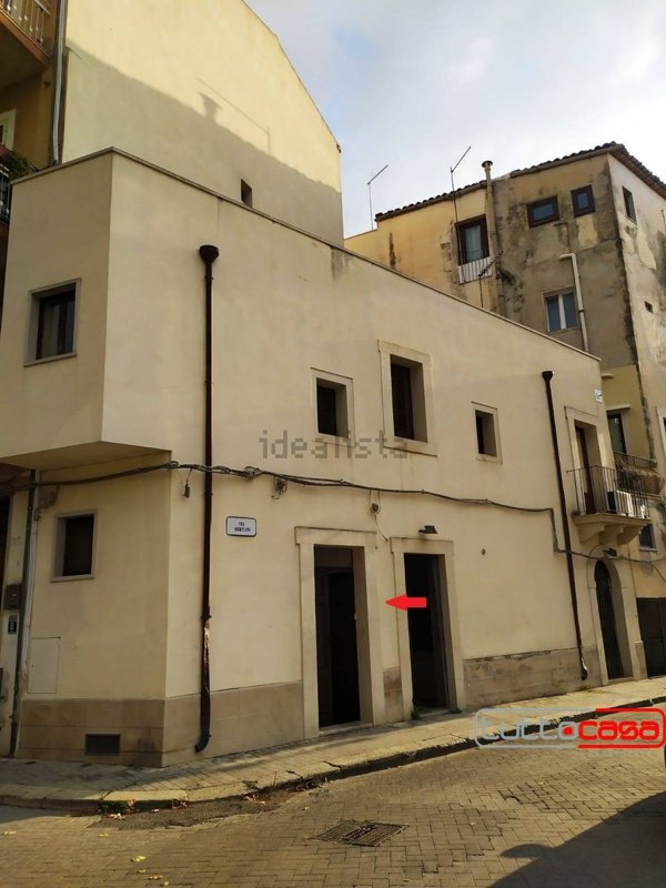 casa indipendente in vendita a Scicli