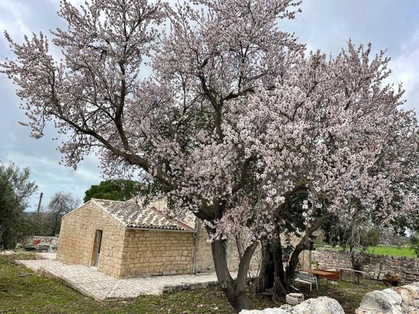 casa indipendente in vendita a Scicli in zona Sampieri