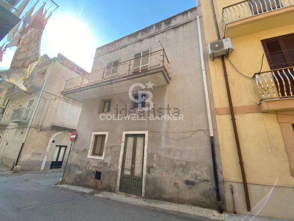 casa indipendente in vendita a Scicli