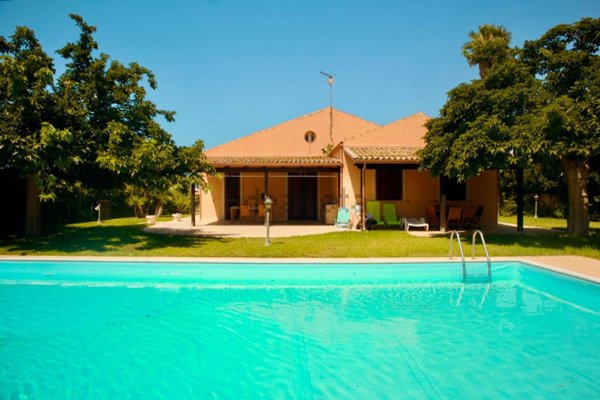 casa indipendente in vendita a Scicli