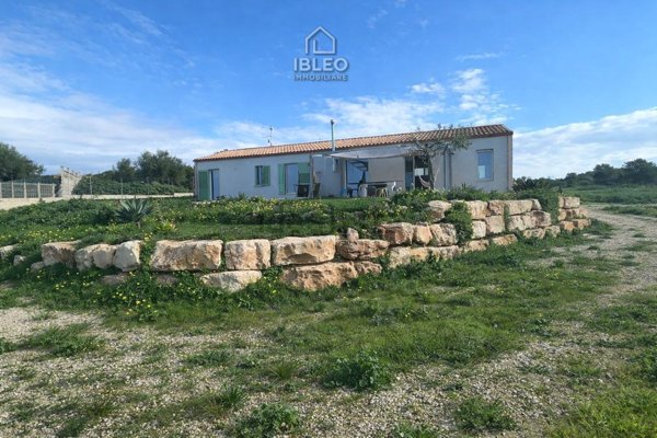 casa indipendente in vendita a Scicli in zona Cava d'Aliga