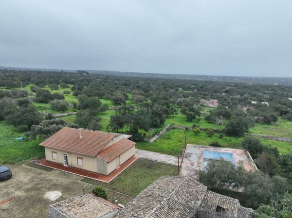 casa indipendente in vendita a Scicli