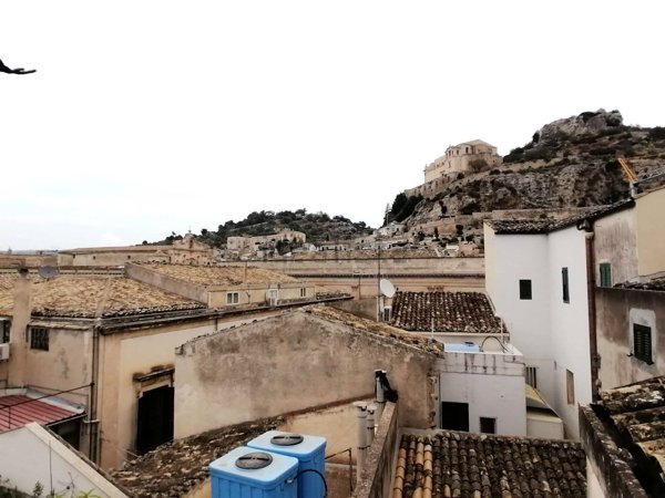 casa indipendente in vendita a Scicli