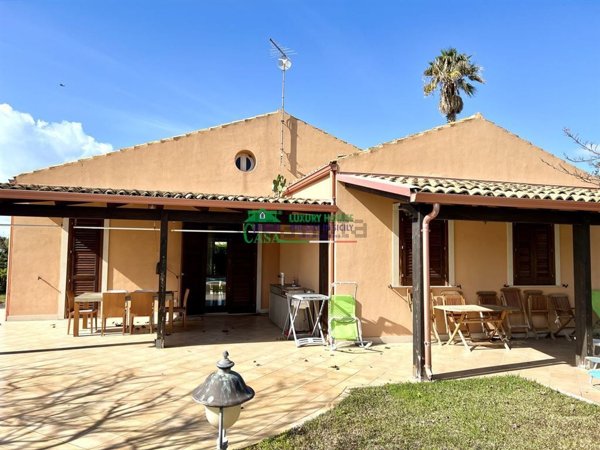 casa indipendente in vendita a Scicli in zona Donnalucata