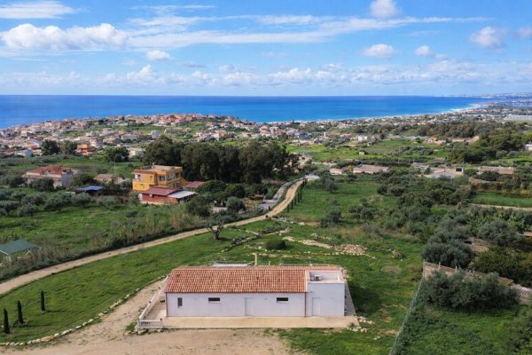 casa indipendente in vendita a Scicli in zona Cava d'Aliga
