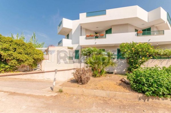 casa indipendente in vendita a Scicli in zona Donnalucata