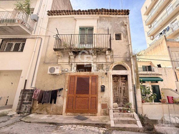 casa indipendente in vendita a Scicli