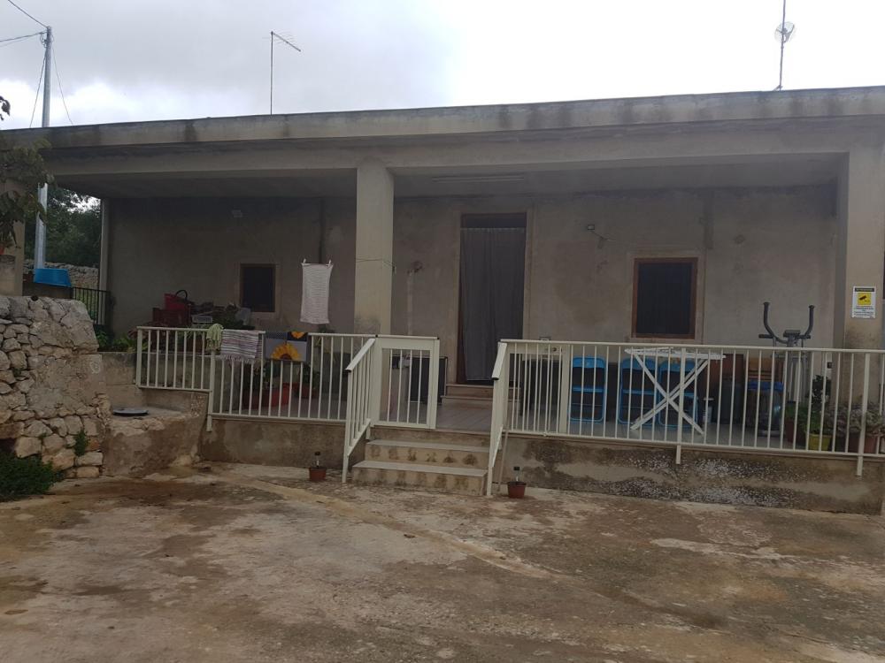 casa indipendente in vendita a Scicli