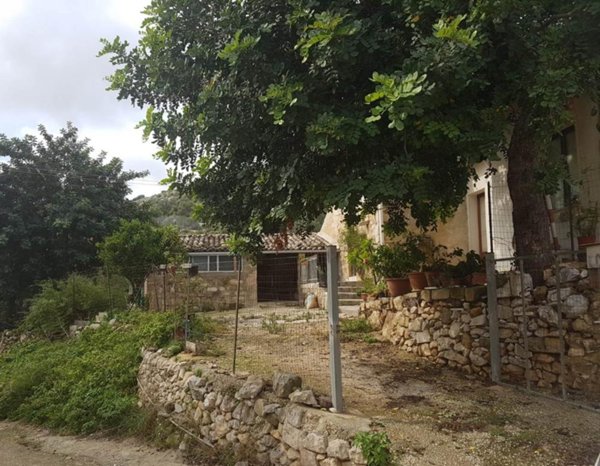 casa indipendente in vendita a Scicli