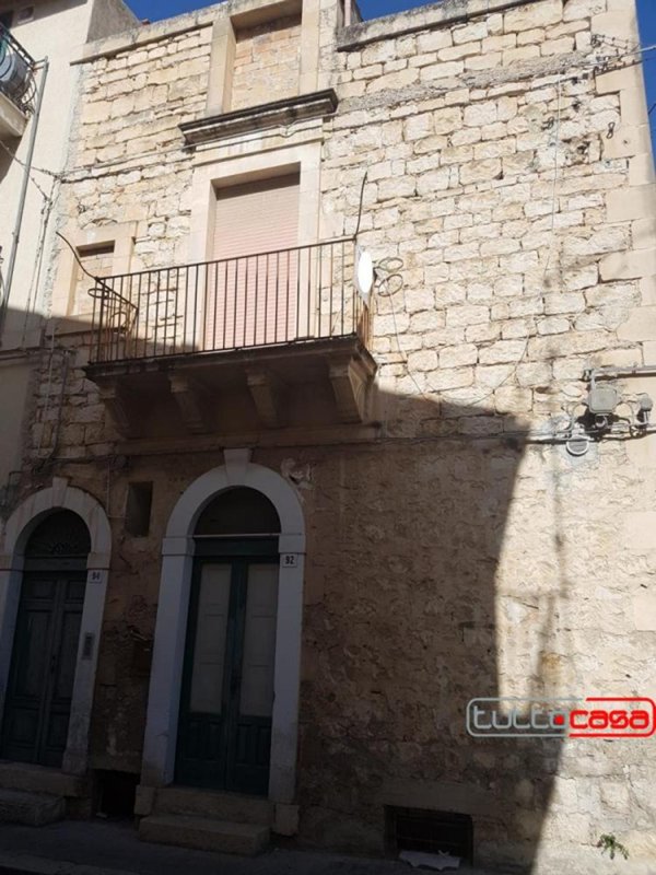 casa indipendente in vendita a Scicli