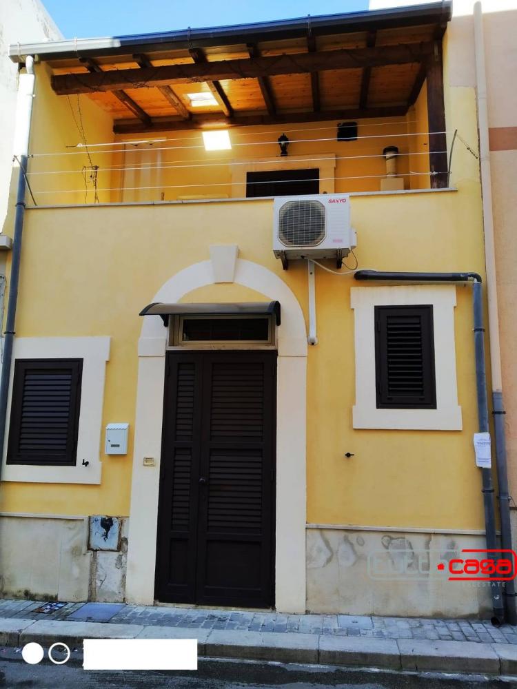 casa indipendente in vendita a Scicli