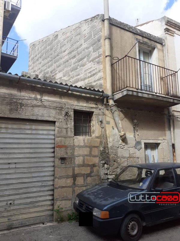 casa indipendente in vendita a Scicli