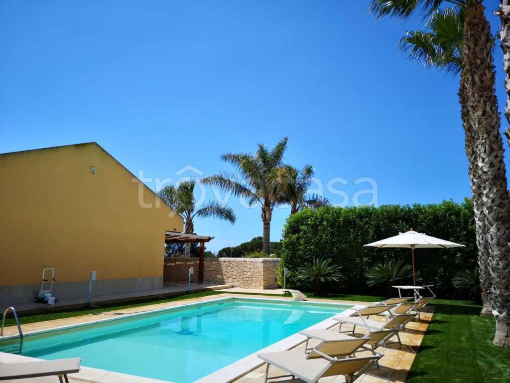 casa indipendente in vendita a Scicli in zona Donnalucata