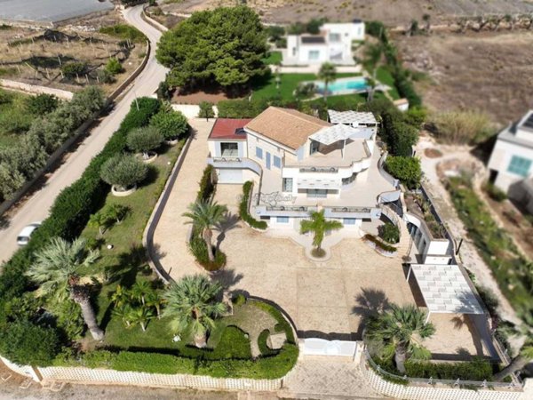 casa indipendente in vendita a Scicli in zona Donnalucata