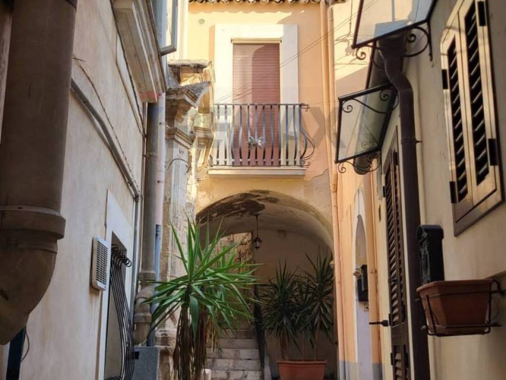 casa indipendente in vendita a Scicli