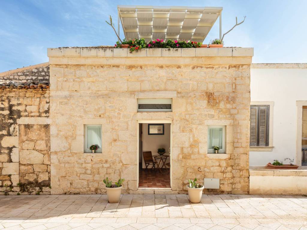 casa indipendente in vendita a Scicli in zona Sampieri