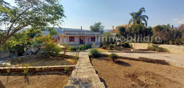 casa indipendente in vendita a Scicli in zona Sampieri
