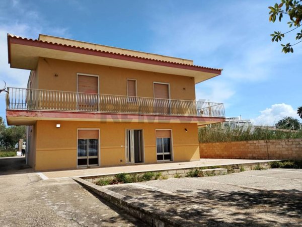 casa indipendente in vendita a Scicli in zona Cava d'Aliga