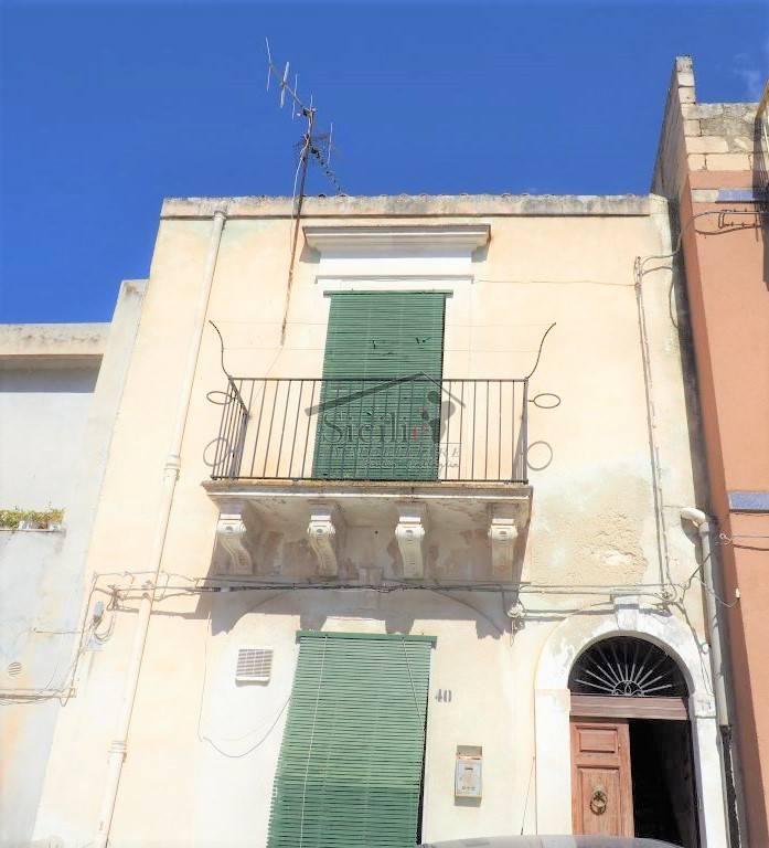 casa indipendente in vendita a Scicli