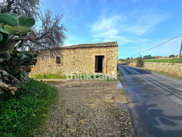 casa indipendente in vendita a Scicli