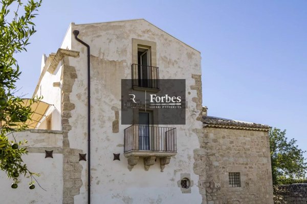 casa indipendente in vendita a Scicli