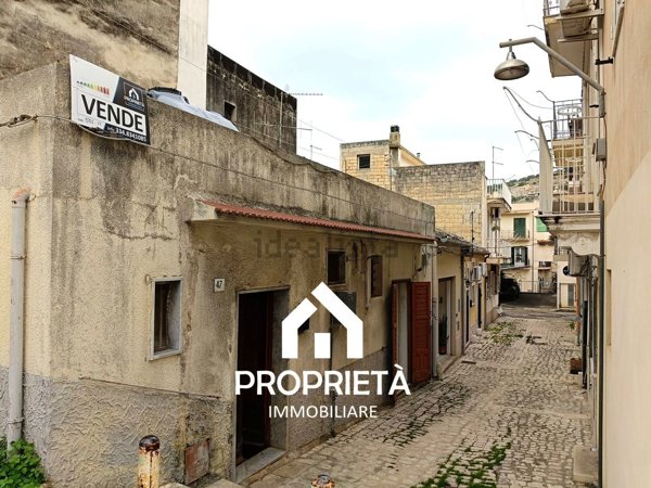 casa indipendente in vendita a Scicli