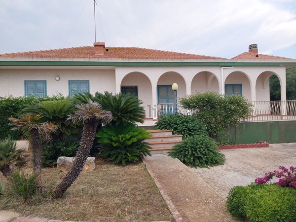 casa indipendente in vendita a Scicli