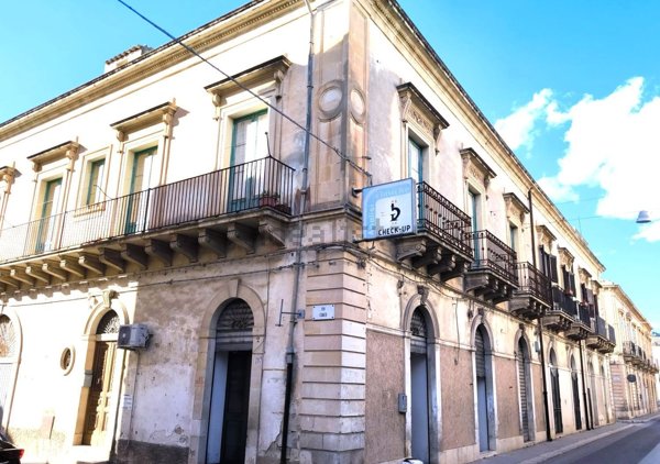 casa indipendente in vendita a Scicli