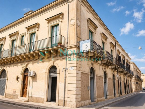 casa indipendente in vendita a Scicli