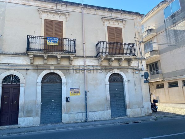 casa indipendente in vendita a Scicli
