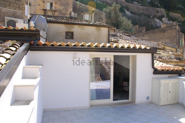 casa indipendente in vendita a Scicli