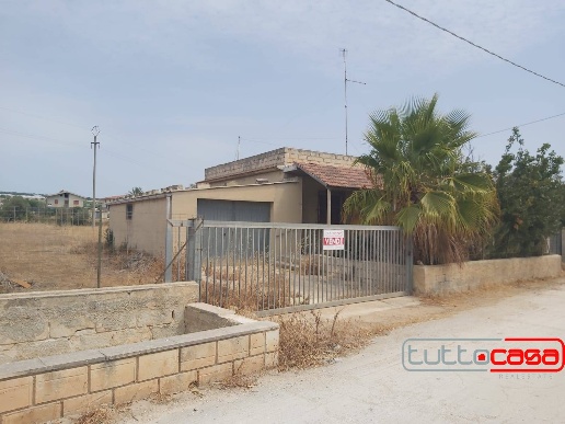 casa indipendente in vendita a Scicli in zona Donnalucata
