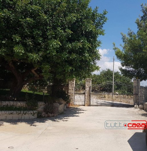 casa indipendente in vendita a Scicli