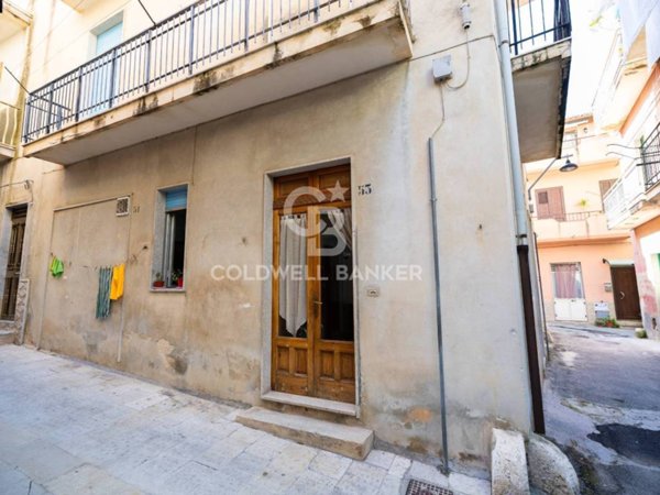 casa indipendente in vendita a Scicli