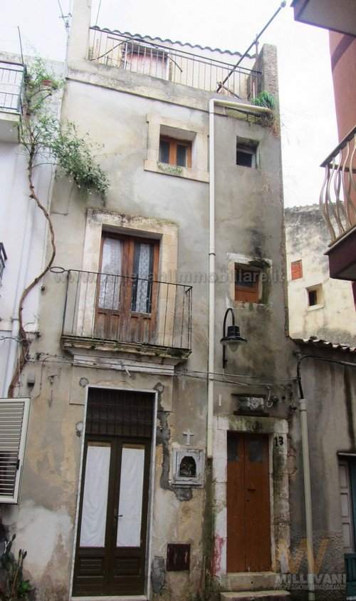 casa indipendente in vendita a Scicli