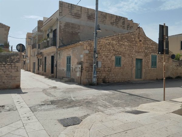 casa indipendente in vendita a Scicli in zona Sampieri
