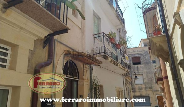 casa indipendente in vendita a Scicli