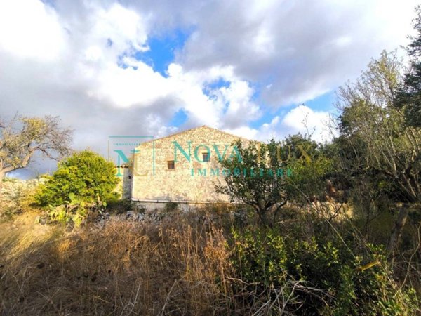 casa indipendente in vendita a Scicli