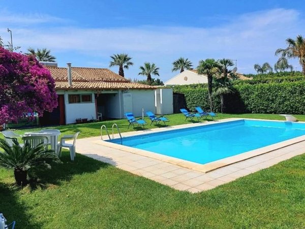 casa indipendente in vendita a Scicli