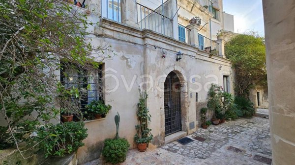 casa indipendente in vendita a Scicli