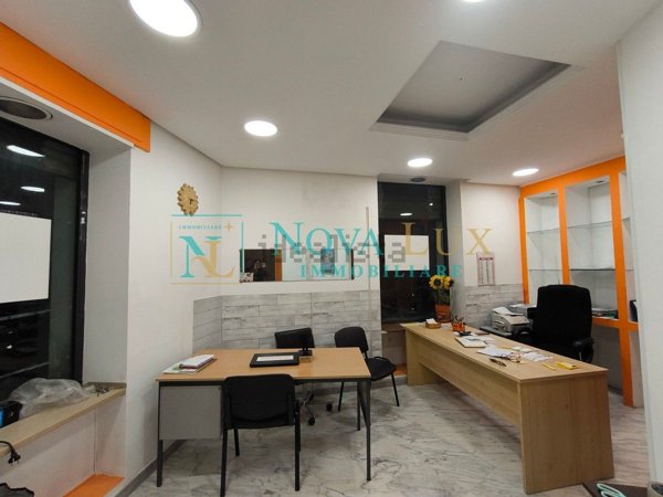 locale commerciale in vendita a Scicli