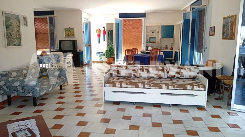 appartamento in vendita a Scicli in zona Cava d'Aliga